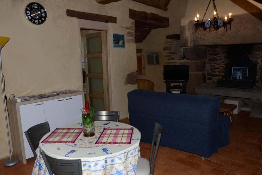 Gite 3 Personnes, Possibilite Table D'Hotes Le Soir Treduder Buitenkant foto